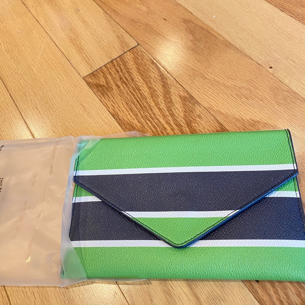 Brand New Designer Vera Bradley Magnetic Envelope Bag NWT Organizer